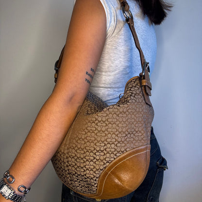 Coach Signature Hobo - Brown