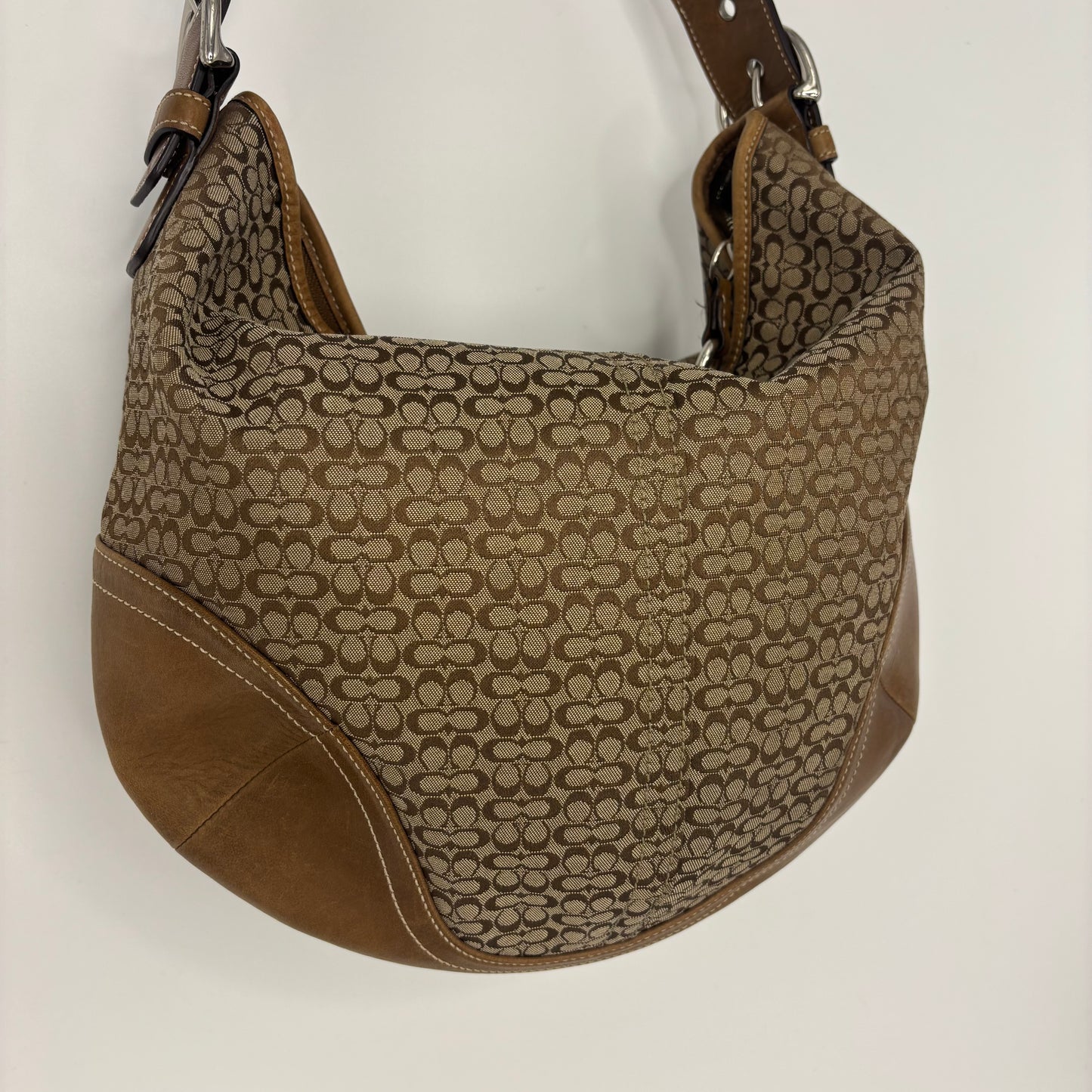 Coach Signature Hobo - Brown