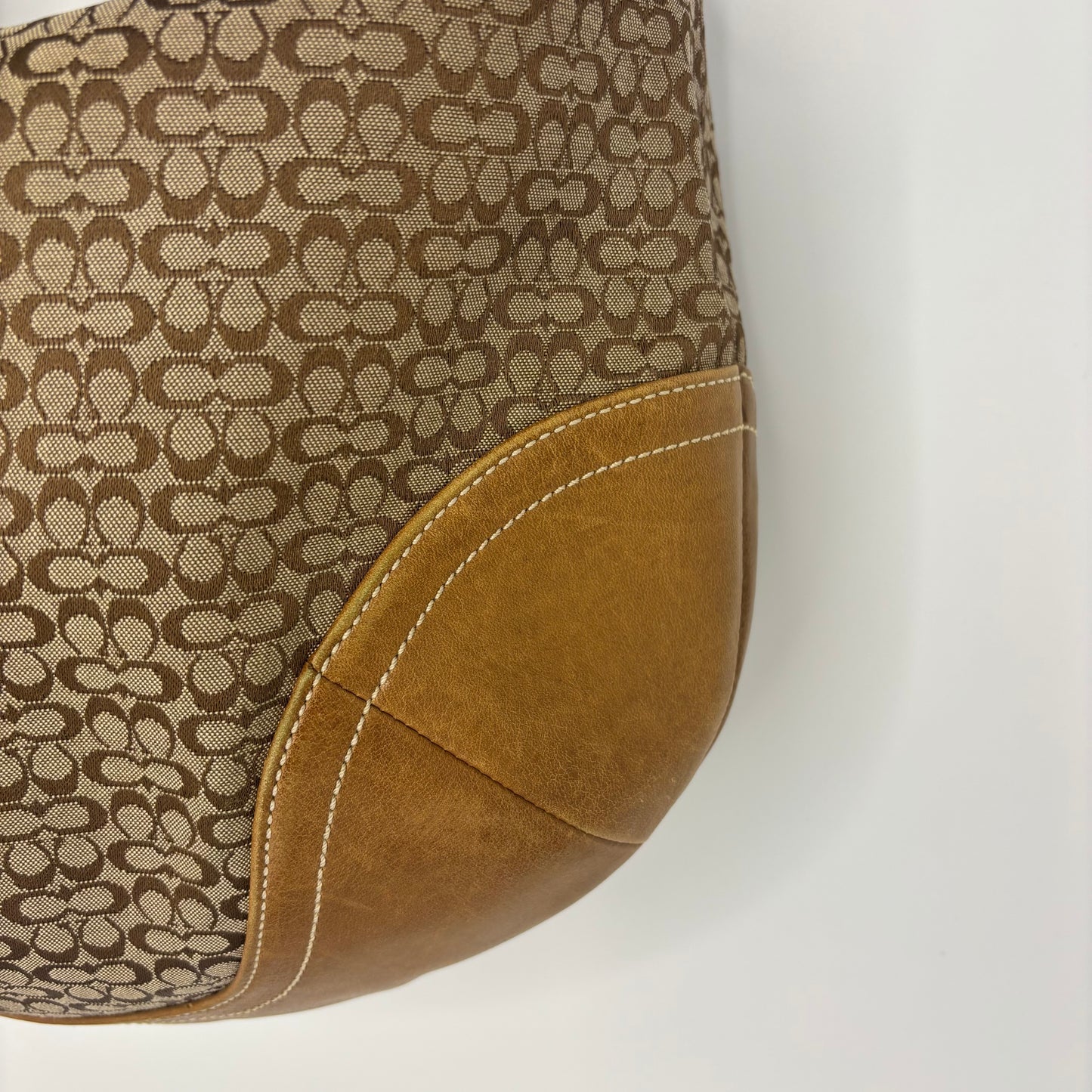 Coach Signature Hobo - Brown