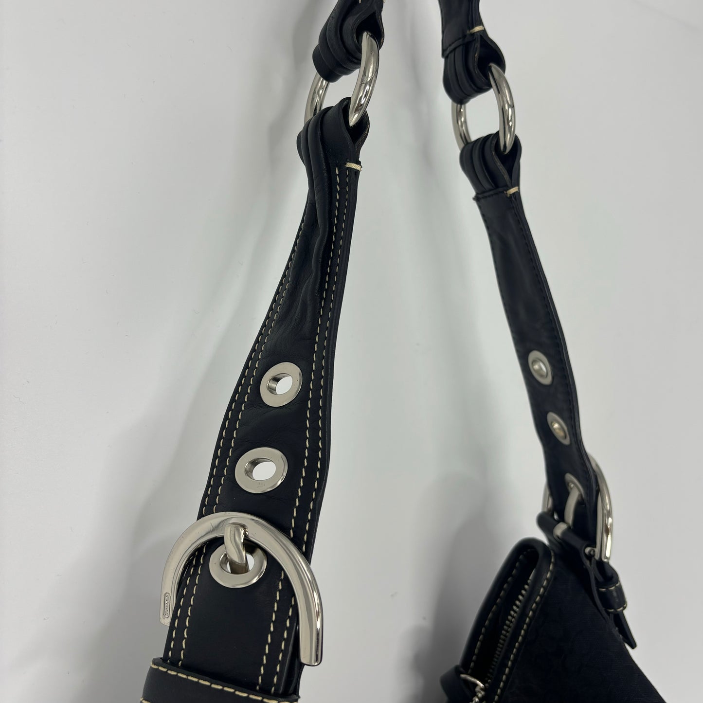 Coach Signature Hobo - Black