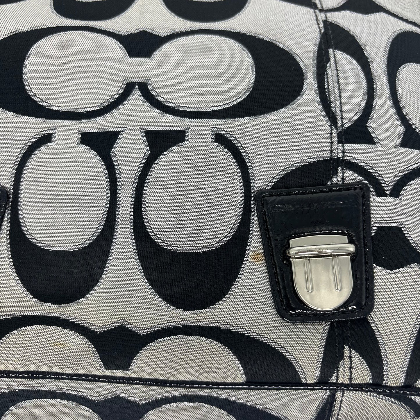 Coach Front Flap Poppy - Black