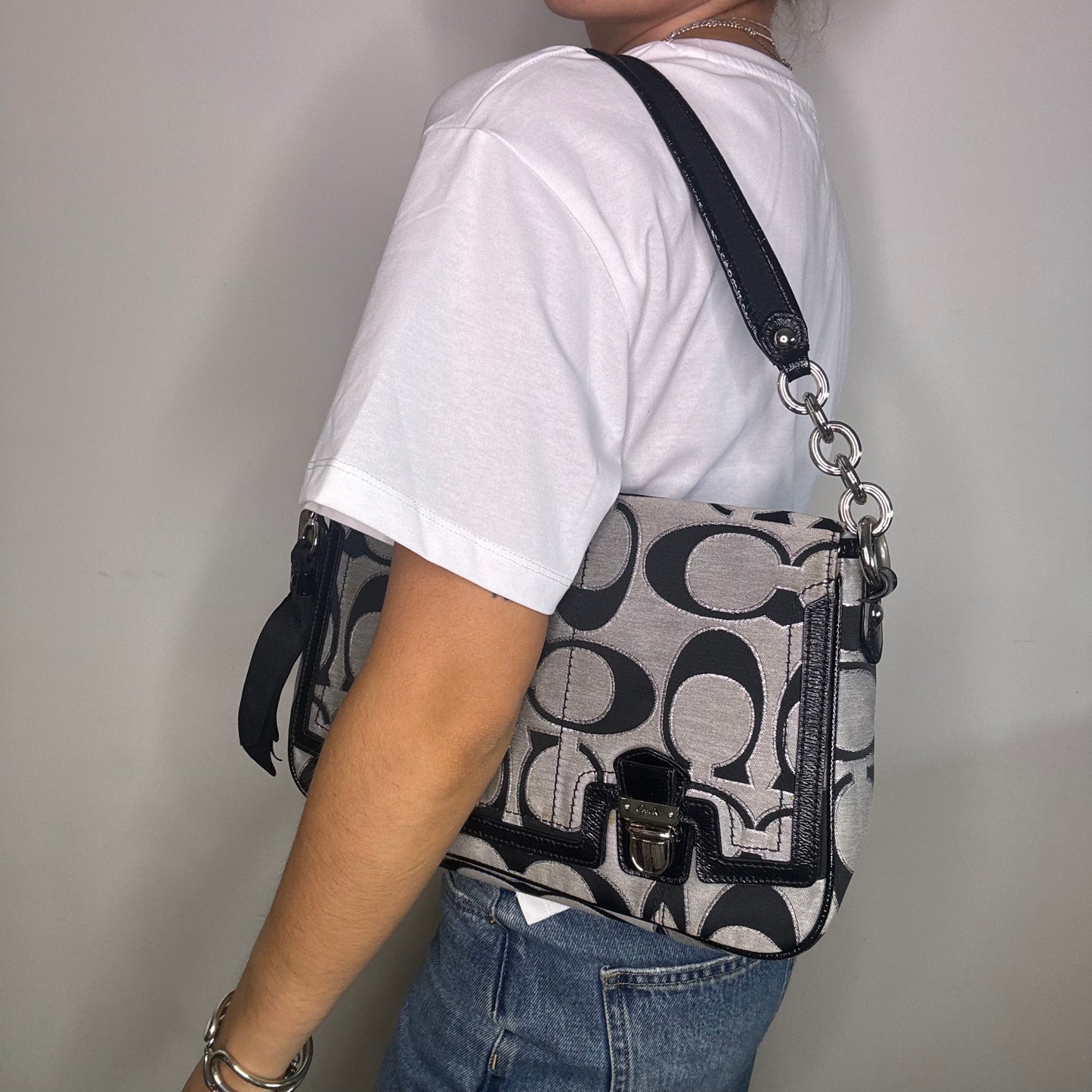 Coach Front Flap Poppy - Black